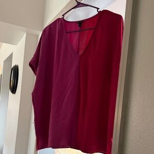 Versona Deep Pink V-Neck Short Sleeve Top